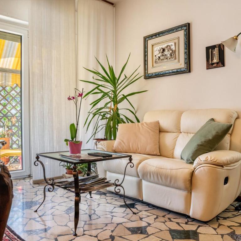 Appartamento Re 1 - Appartamento Deluxe con 2 Camere da Letto e Vista Giardino - 3