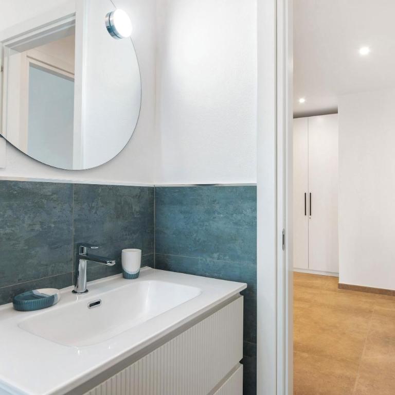 Queta - Modern Flat - Deluxe Apartment mit Balkon und 2 Schlafzimmern - 17