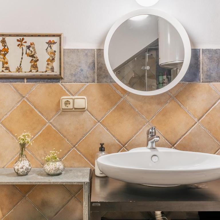 Apartment Elvira Street with Wifi - Superior Apartment with City View - 13
