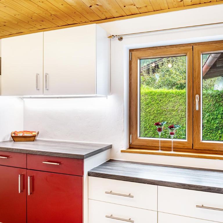 Ferienwohnung am Wehr - Three-Bedroom Apartment with Mountain View - 13