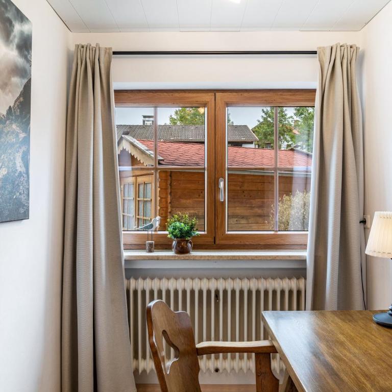 Ferienwohnung am Wehr - Three-Bedroom Apartment with Mountain View - 18