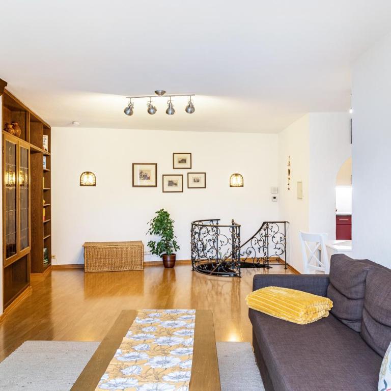Ferienwohnung am Wehr - Three-Bedroom Apartment with Mountain View - 6