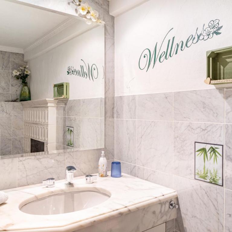 Ferienwohnung am Wehr - Three-Bedroom Apartment with Mountain View - 21
