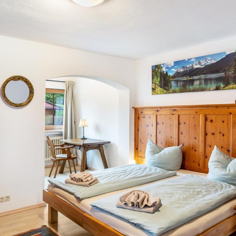 Ferienwohnung am Wehr - Three-Bedroom Apartment with Mountain View - 14