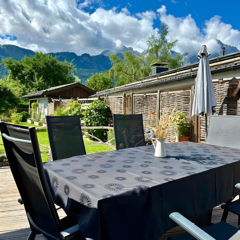 Ferienwohnung am Wehr - Three-Bedroom Apartment with Mountain View - 37