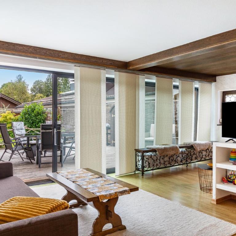 Ferienwohnung am Wehr - Three-Bedroom Apartment with Mountain View - 1