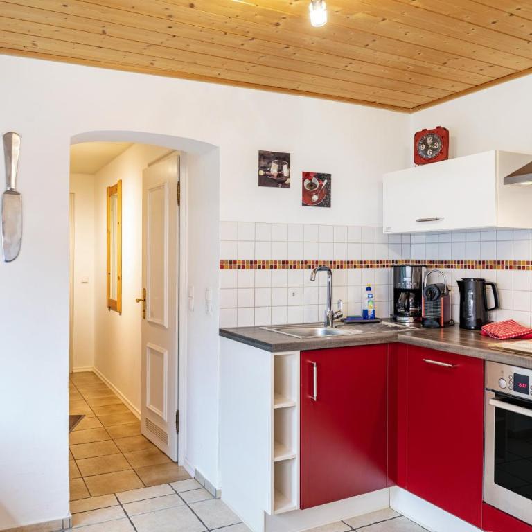 Ferienwohnung am Wehr - Three-Bedroom Apartment with Mountain View - 11