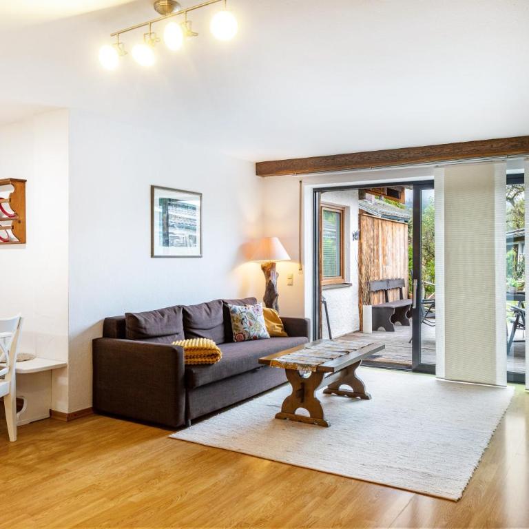 Ferienwohnung am Wehr - Three-Bedroom Apartment with Mountain View - 5