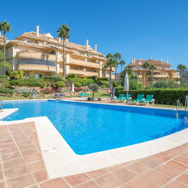 Elveria Hills excellent views - Three-Bedroom Apartment with Water View - 24