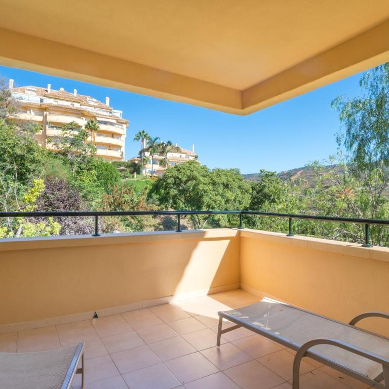 Elveria Hills excellent views - Three-Bedroom Apartment with Water View - 23