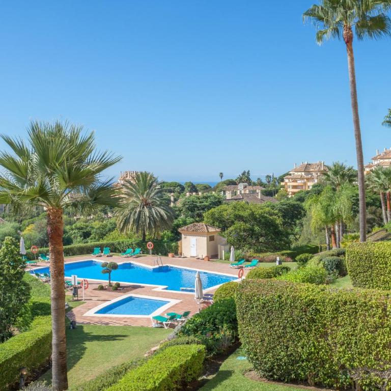 Elveria Hills excellent views - Three-Bedroom Apartment with Water View - 3