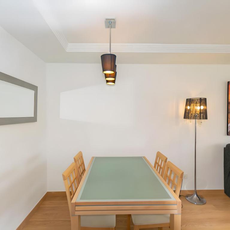 Apartment In Teatinos - Three-Bedroom House - 7