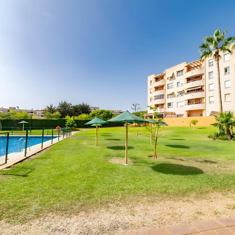 Apartment In Teatinos - Three-Bedroom House - 14