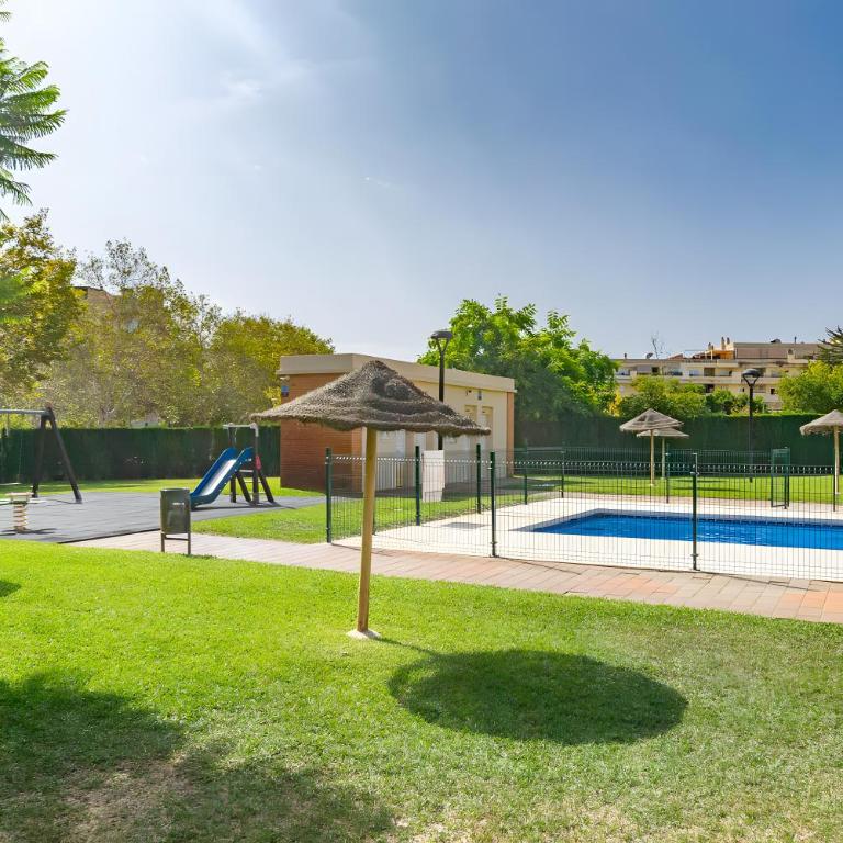 Apartment In Teatinos - Three-Bedroom House - 3