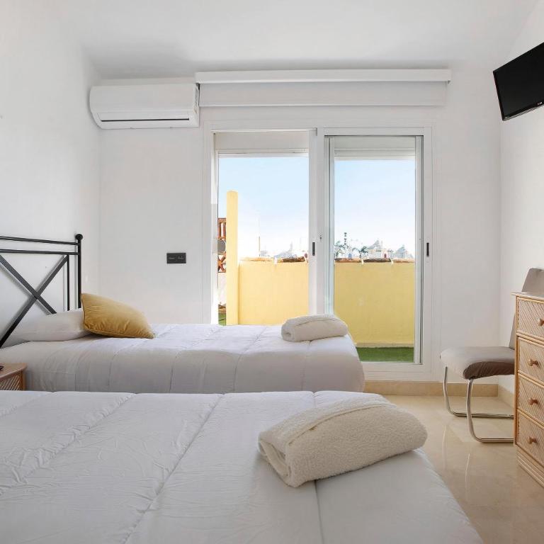 Luxury in Puerto Marina - Apartamento de 3 dormitorios y vistas al mar - 28