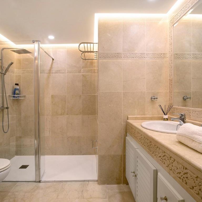 Luxury in Puerto Marina - Apartamento de 3 dormitorios y vistas al mar - 18