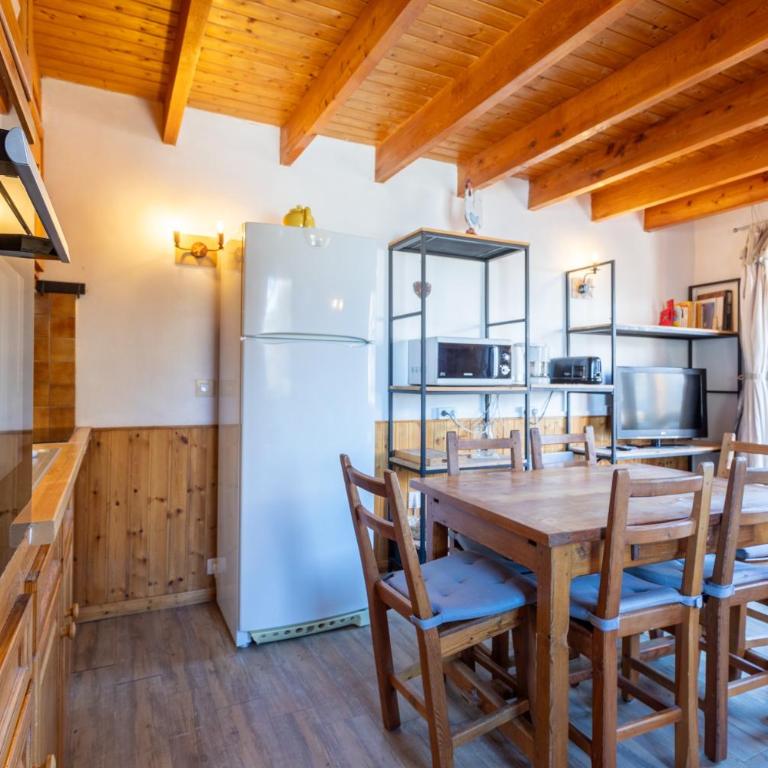 L'Alpazen Jouve Duplex - Two-Bedroom Deluxe Apartment with Garden View - 7