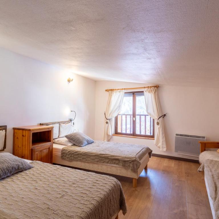 L'Alpazen Jouve Duplex - Two-Bedroom Deluxe Apartment with Garden View - 13