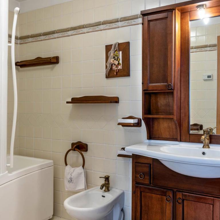 Casa Loretta - Appartamento Premium con 3 Camere da Letto e Balcone - 18