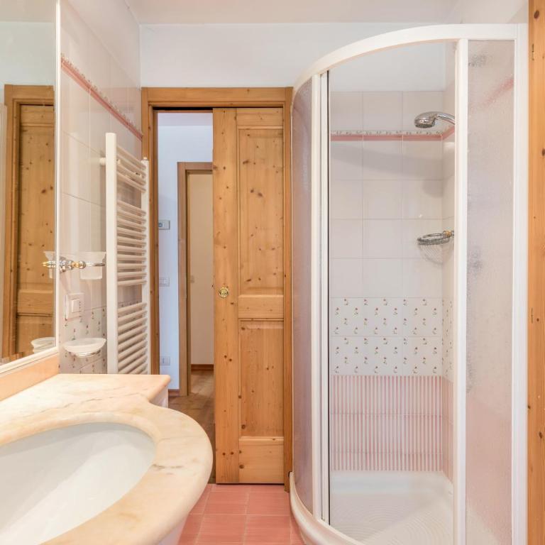 Casa Loretta - Appartamento Premium con 3 Camere da Letto e Balcone - 23