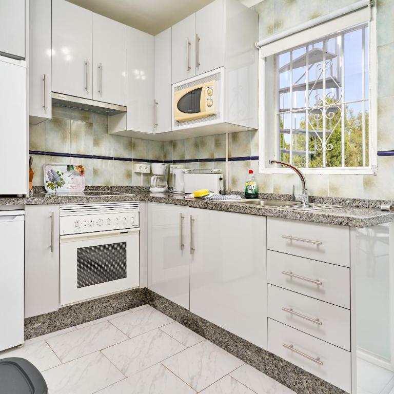 Casa Alina - Apartamento Premium de 3 dormitorios con balcón - 10