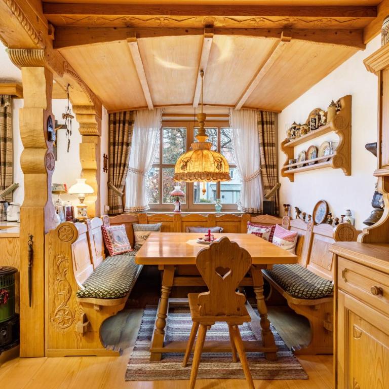 Vroni Ferienwohnung - Hochzoll - One-Bedroom Apartment with Garden View - 10