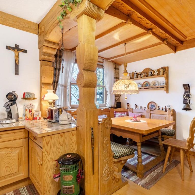 Vroni Ferienwohnung - Hochzoll - One-Bedroom Apartment with Garden View - 8