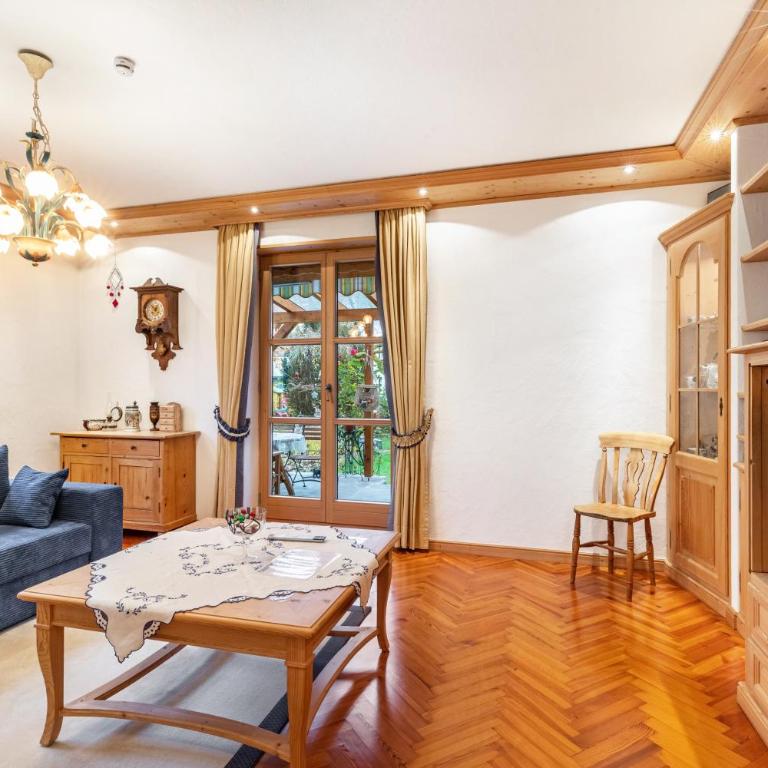Vroni Ferienwohnung - Hochzoll - One-Bedroom Apartment with Garden View - 4