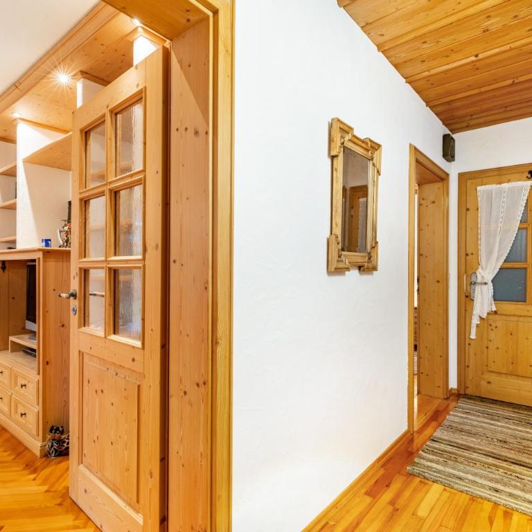 Vroni Ferienwohnung - Hochzoll - One-Bedroom Apartment with Garden View - 30