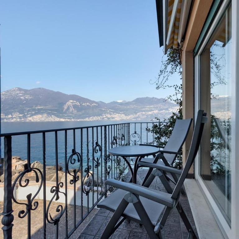 New Charming Bianca Brenzone - Appartamento Deluxe con 2 Camere da Letto e Balcone - 26