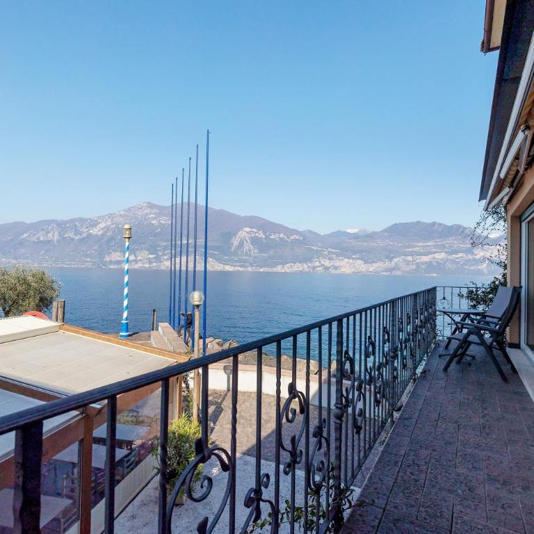 New Charming Bianca Brenzone - Appartamento Deluxe con 2 Camere da Letto e Balcone - 25