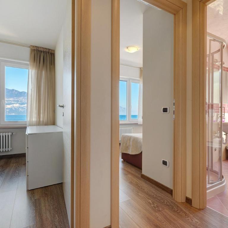 New Charming Bianca Brenzone - Appartamento Deluxe con 2 Camere da Letto e Balcone - 15