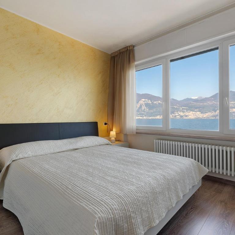 New Charming Bianca Brenzone - Appartamento Deluxe con 2 Camere da Letto e Balcone - 11