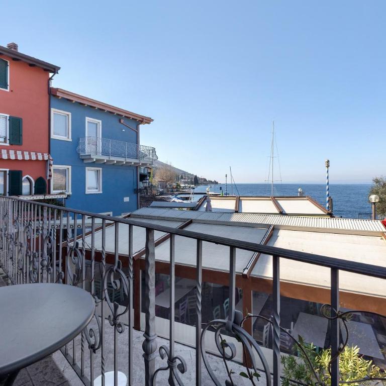 New Charming Bianca Brenzone - Appartamento Deluxe con 2 Camere da Letto e Balcone - 27