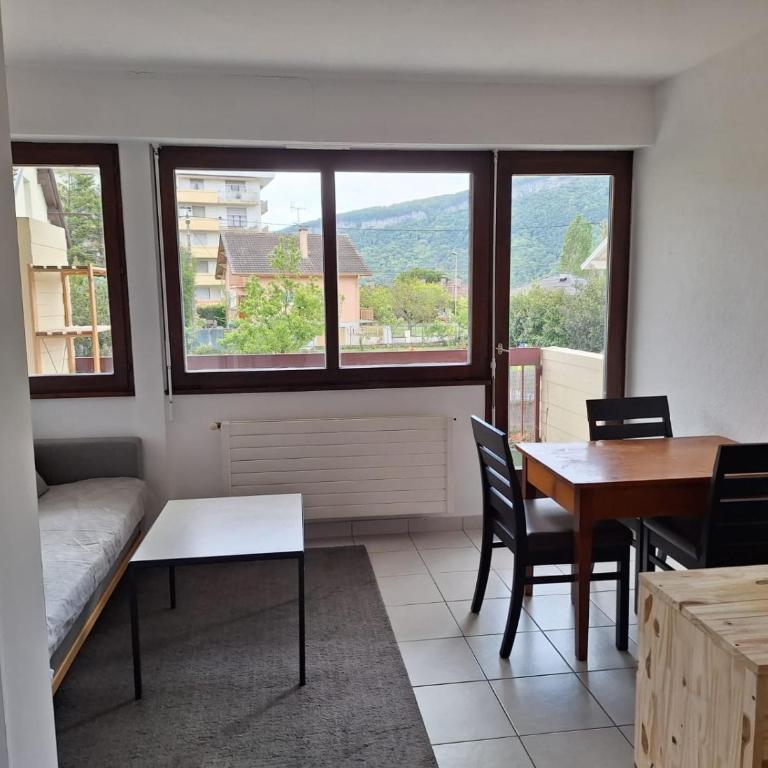 Au calme avec balcon proche Genève - Studio avec Canapé-Lit - 12