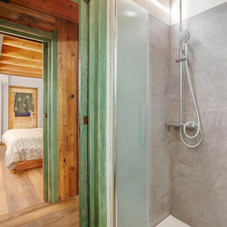 Chalet Brenand - Appartamento Deluxe con 2 Camere da Letto e Vista Giardino - 15