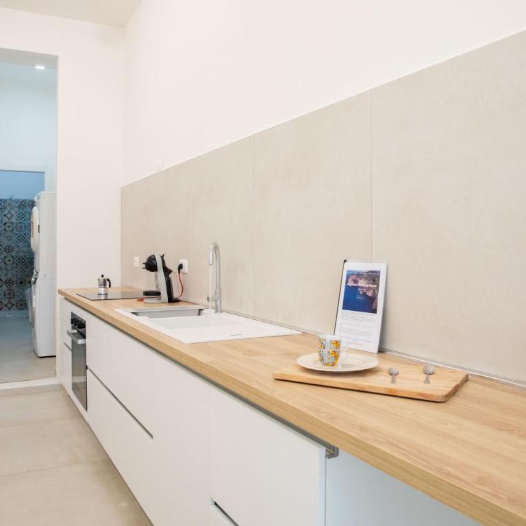 Guido's City Rooms - One-Bedroom Apartment - 6
