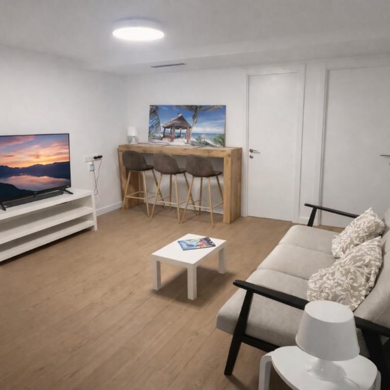 Esence 5 habitaciones 2 baños parking A/C wifi - One-Bedroom Apartment - 1