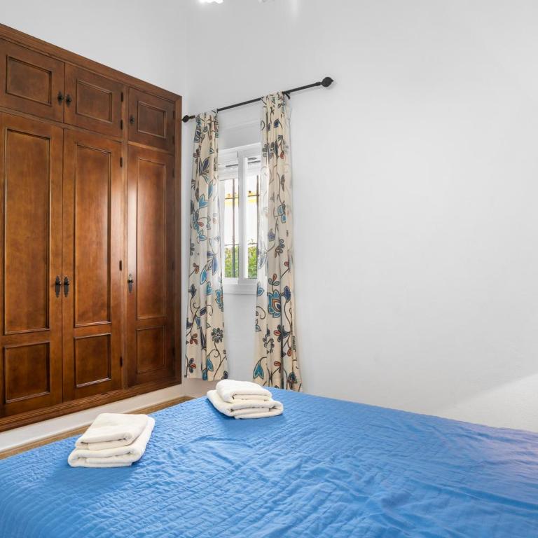 Chalet Villa Ariza - Apartamento con vistas al jardín - 11