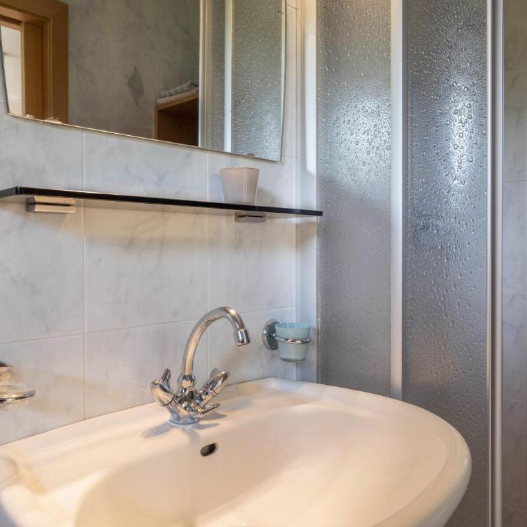 Ferienwohnung Kirchblick Gasser - Appartamento Deluxe con 2 Camere da Letto e Vista Giardino - 14