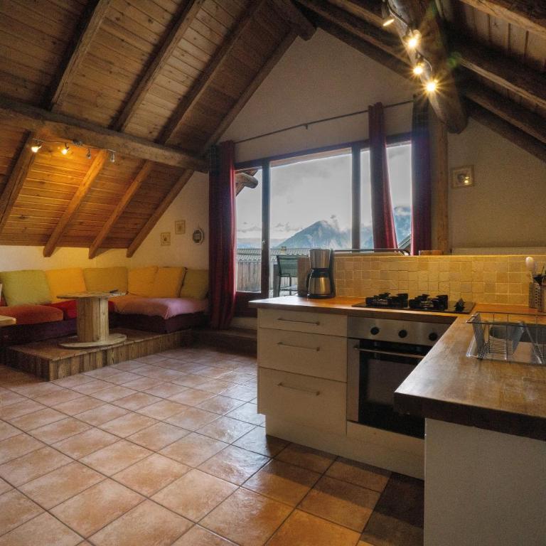 La Ferme du Soleil - Appartement 3 Chambres avec Vue sur la Montagne - 2