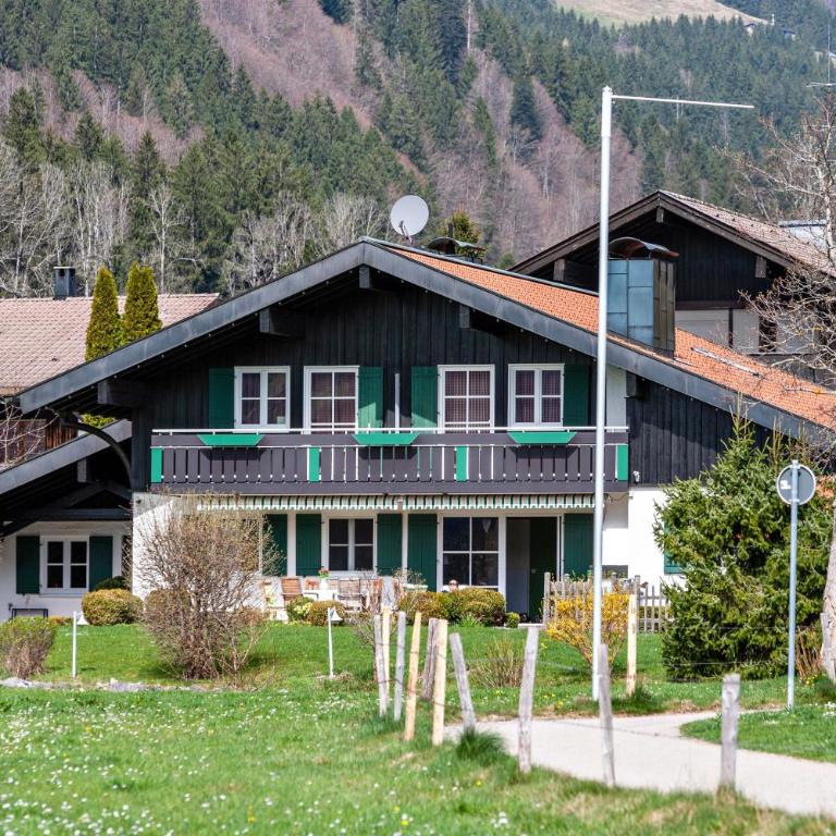 Ferienwohnung Braun - Deluxe-Apartment mit 2 Schlafzimmern und Gartenblick - 13