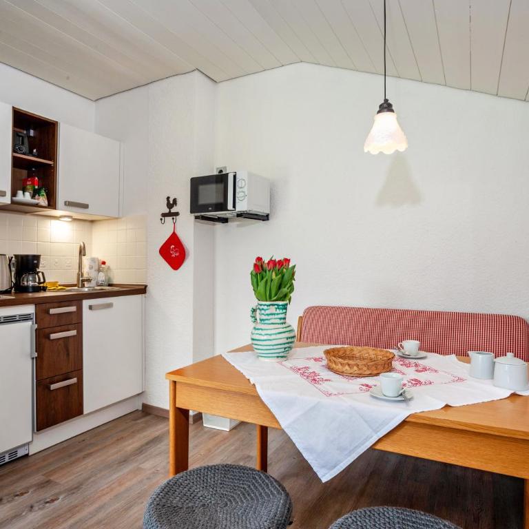 Ferienwohnung Braun - Deluxe-Apartment mit 2 Schlafzimmern und Gartenblick - 4