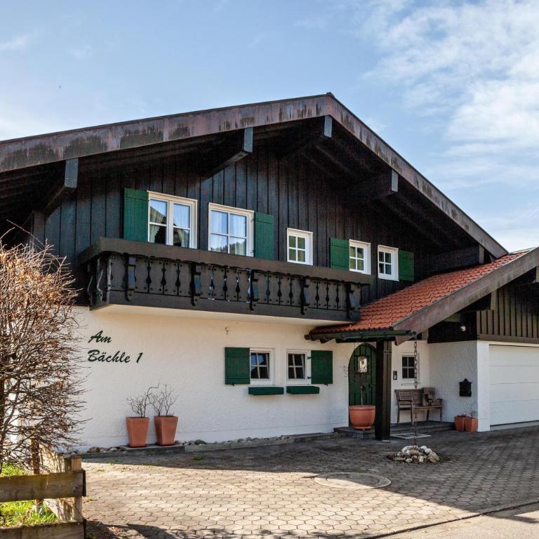 Ferienwohnung Braun - Deluxe-Apartment mit 2 Schlafzimmern und Gartenblick - 1