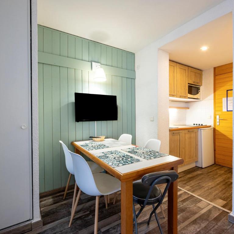 Séjour à la montagne - Éperviere - Deluxe Apartment mit Balkon und 2 Schlafzimmern - 8