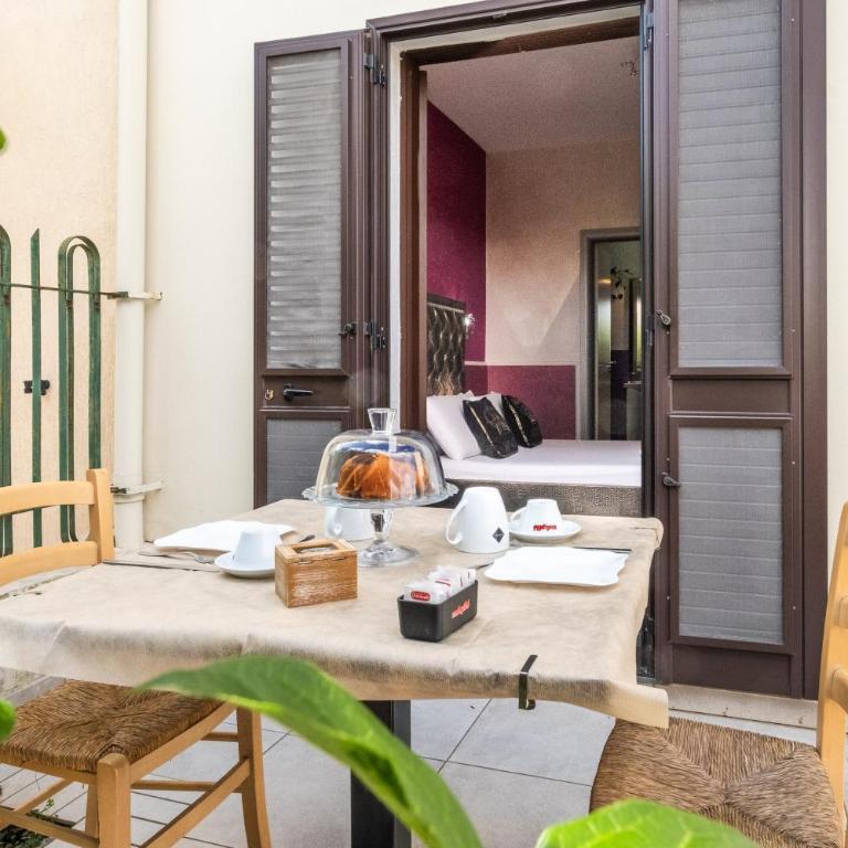 Elysium Luxe Suites - Camera Matrimoniale Deluxe con Doccia - 11