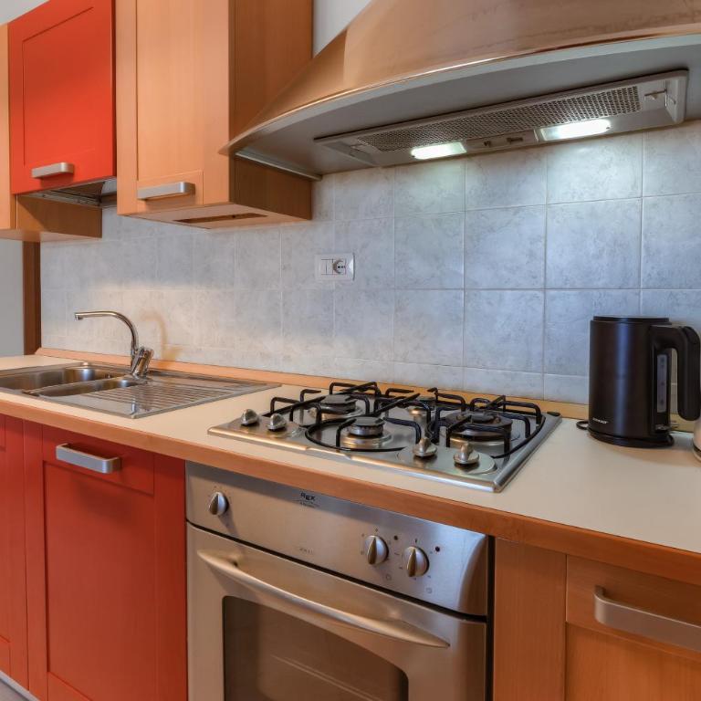 Romantic - Superior One-Bedroom Apartment with Balcony - 13