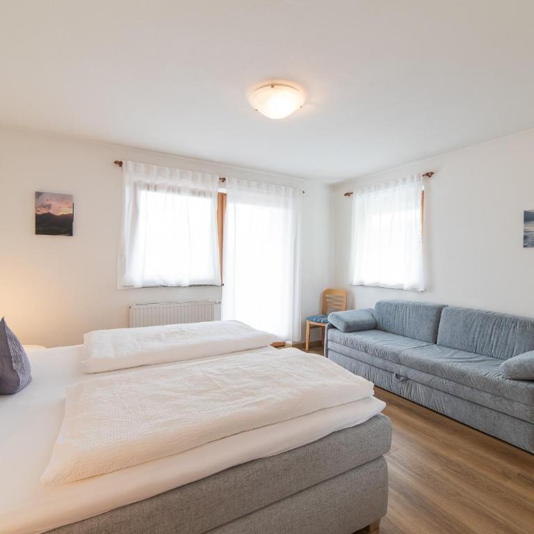 Hotel Klausthaler - Dreibettzimmer mit Dusche - 8