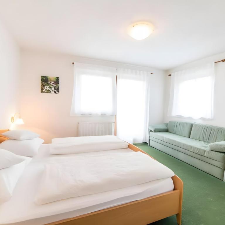Hotel Klausthaler - Dreibettzimmer mit Dusche - 1