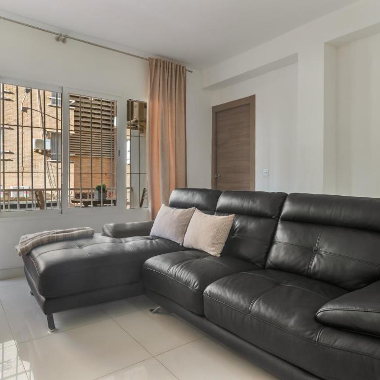 Malaga Vialia Estación Ave y tren - Apartamento Superior con balcón - 1